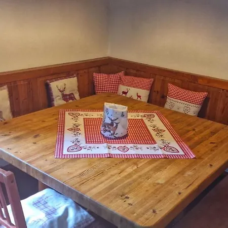 Forsthaus Sommerleite بيت للعطل