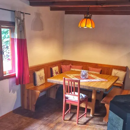 Forsthaus Sommerleite Holiday home Kammerstein